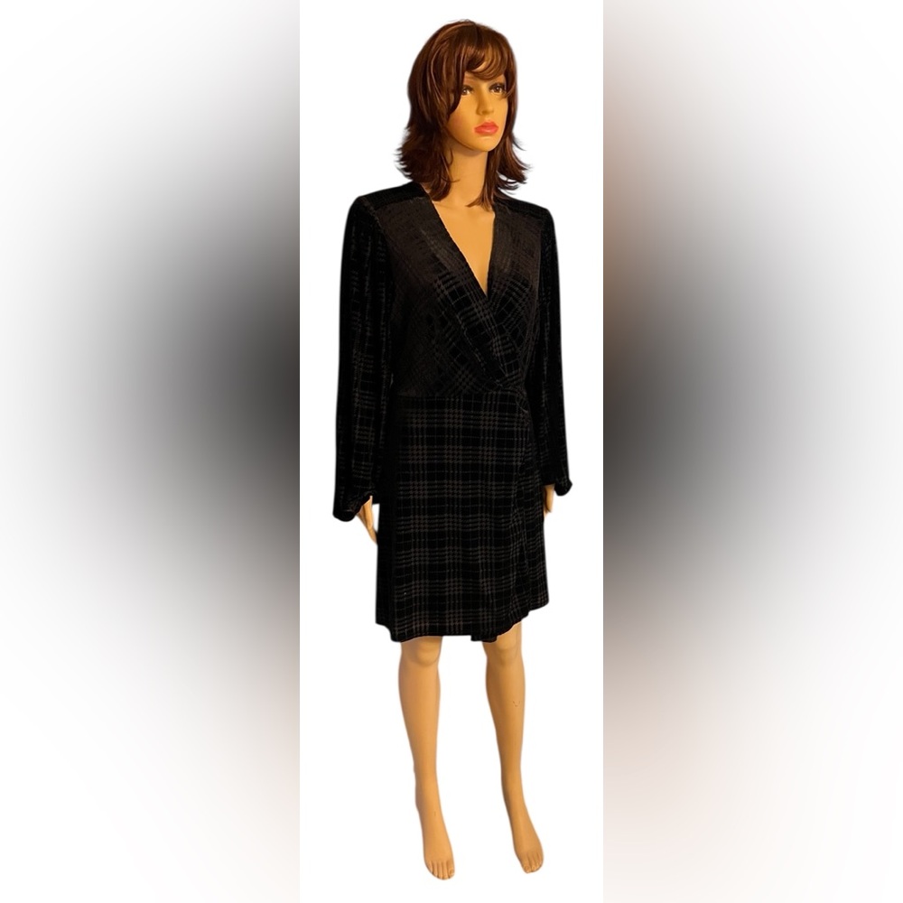 Chic Retro Gianni Bini Black Plaid Wrap Long Sleeve Dress